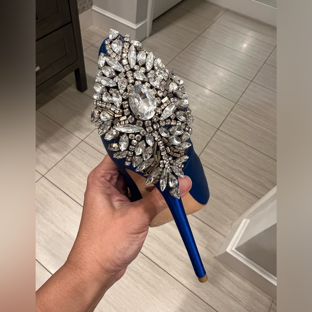 Badgley Mischka Kiara Crystal back open toe pump.worn twice.